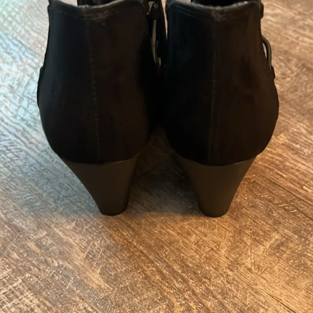 Sugar black suede